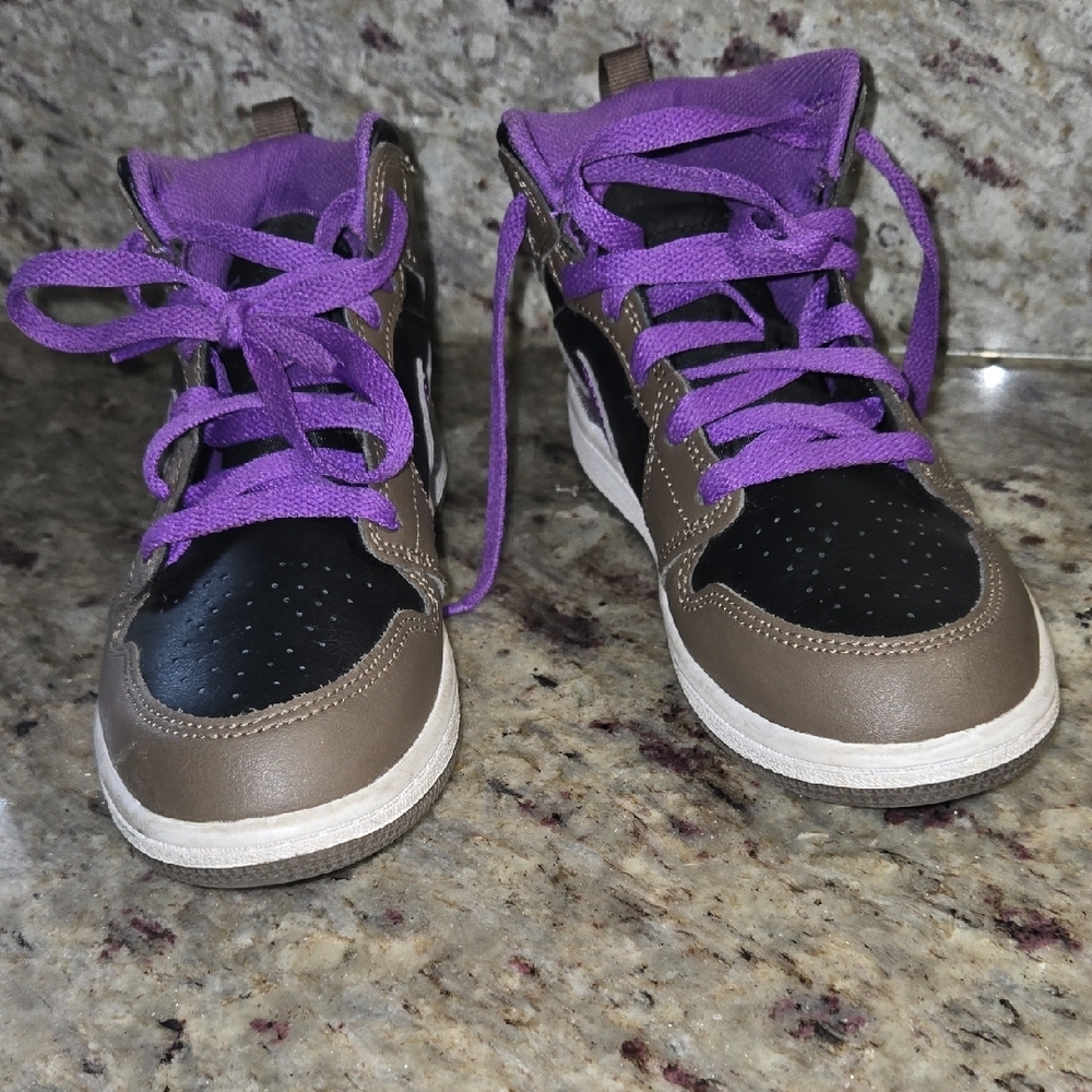 Nike Kids Sneakers in Purple and Brown - Picture 4 of 7